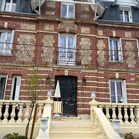 Le Manoir De La Baronnie Villa Norrey-en-Auge Exterior photo